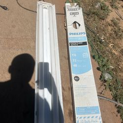 fluorescent light fixtures