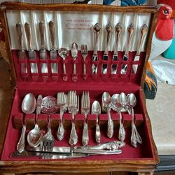 Roger Brothers.     Silverware  Set
