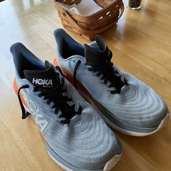 Men’s Hoka Mach 5 Size 10