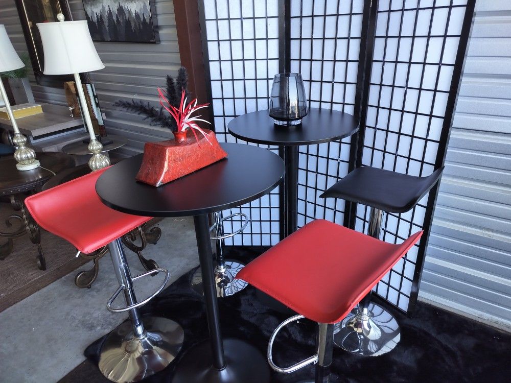 3 piece table pub set. $300 Pet Set