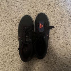 NEVER USED Levi’s Comfort Black Sneakers (Men’s Size 11)