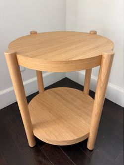 Nightstand bedside table