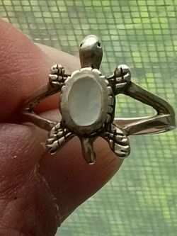 925 vintage sterling silver turtle and mother of pearl ring