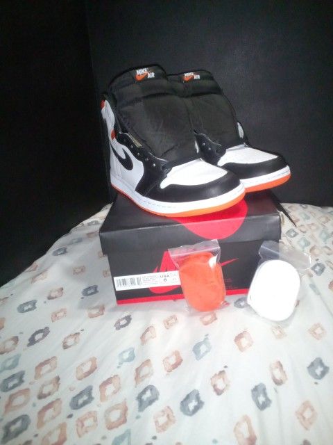 Jordan 1 ElECTRO ORANGE