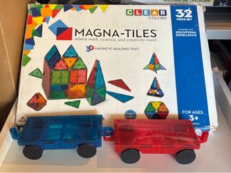 mega magnetic tiles 32pieces plus 2 cars