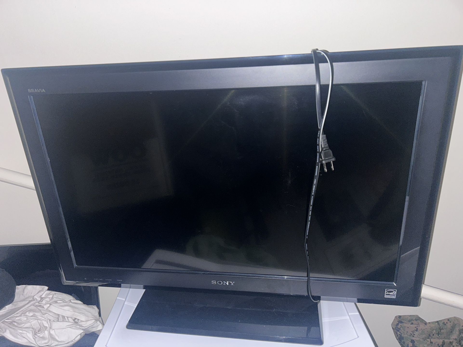 32in Sony Bravia TV With Remote And Firestick