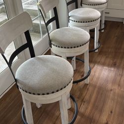 Set of 4 Bar Stools