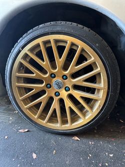Gold Alloy Wheel with Tire 225/40R18