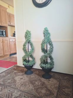 "PAIR" OF 40" TALL SPIRAL BOXWOOD TOPIARY ARTIFICIAL TREES