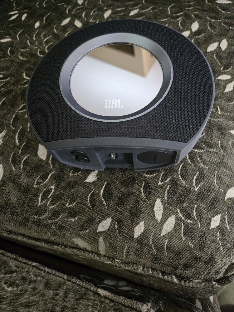 JBL speaker/ alarm clock with light / Bluetooth