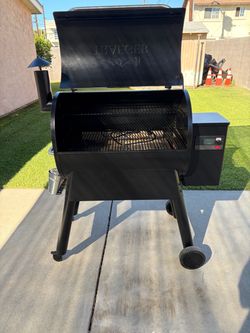 Traeger smoker electric
