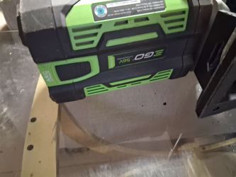 Battery blower