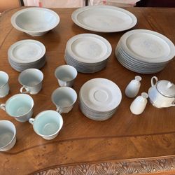 Vintage Noritake “Engagement” 8009 W81 – 43-Piece Dinnerware Set