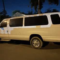2004 Ford E-Series E-350 Super Duty XLT Passenger