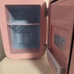 Mini Fridge 