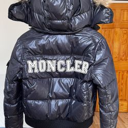 Moncler Women’s Short Down Bomber – Black, Fur Hood, Size XS/S 