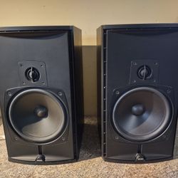 Boston Speakers. Mint 