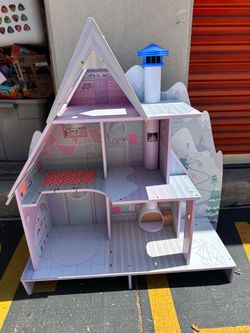 LOL Surprise Winter Disco Chalet Wooden Dollhouse REDUCED!