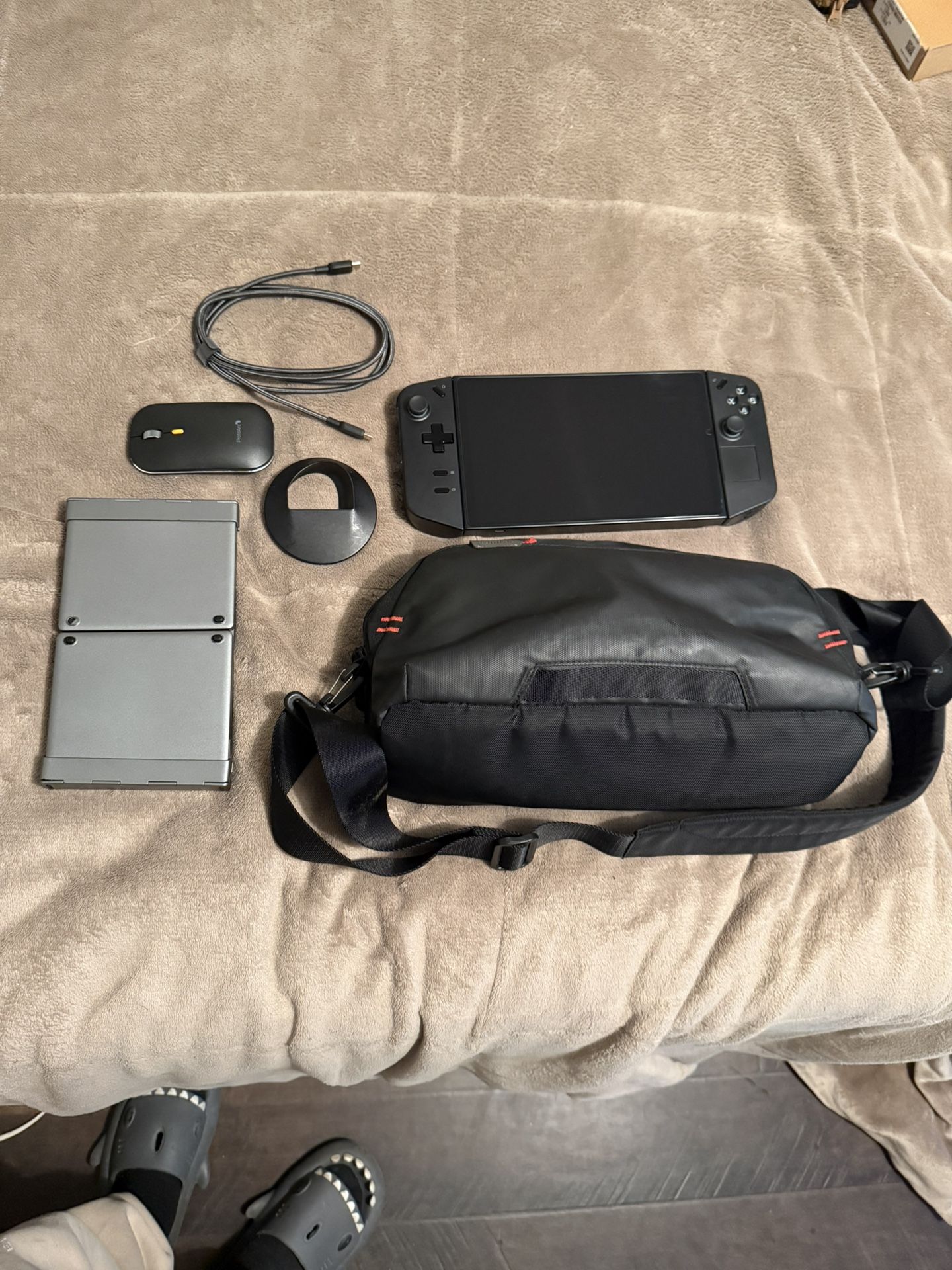 Lenovo Legion Go 1 Tb + Accessories