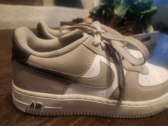 Kids Nike Air Force 1's Size 4.5
