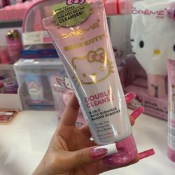 crème x Hello Kitty Double Cleanse 2-1 Daily Cleanser & Makeup Remover 