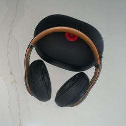 Beats By Dr. Dre Studio 3  Wireless Headphones 