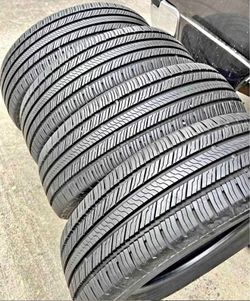 235/55/20 Michelin vendo un set de llantas usadas excelente condiciones de vida las 4 ✅🤩I am selling a set of used tires, all 4 in excellent living c