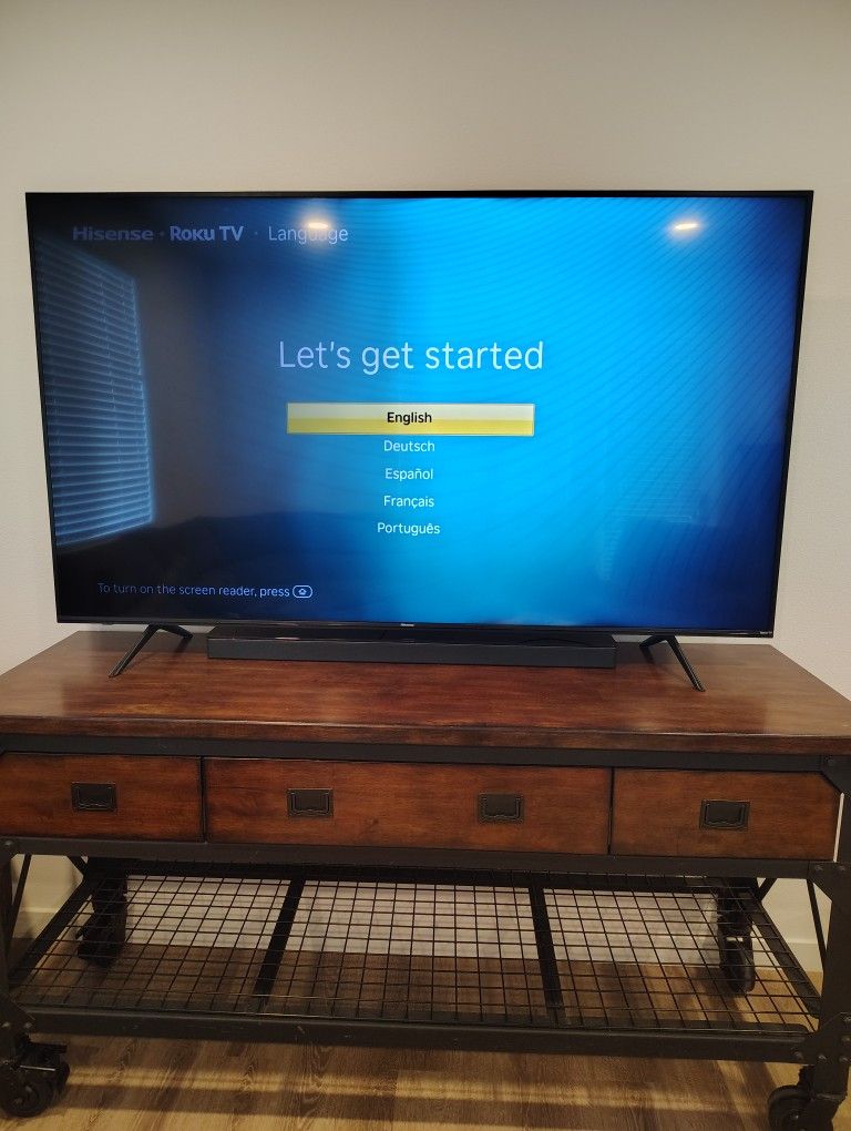 75" Hisense Roku Smart TV 
