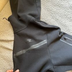 Black Nike Tech Xl