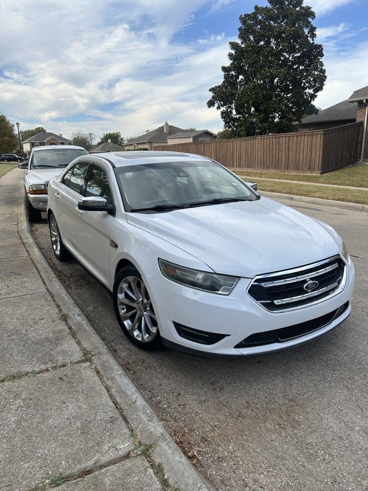 2013 Ford Taurus