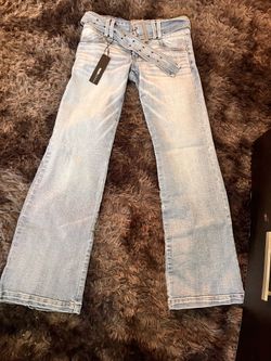 Women’s Flared Light Wash Denim Jeans, Light Blue, Stretch 5-Pocket Belt