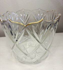 🌿 Gorgeous vintage crystal ice bucket/decor with gold accents