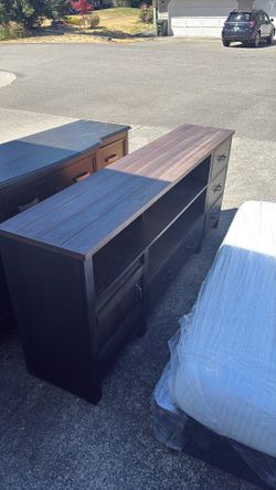 Free TV stand
