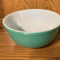 Vintage Pyrex Green Mixing Bowl