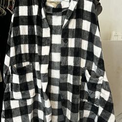 WOMEN CHECKERED PANCHO