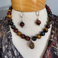 New, Custom Made, 19” Necklace of 770.47 TCW 14.5MM Round Red Tiger’s Eye w/ Faceted Mystic Quartz Pendant and Red Tiger’s Eye Earrings  