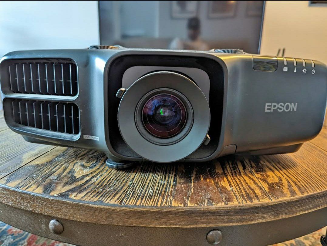 Epson PowerLite Pro G6970WU Projector