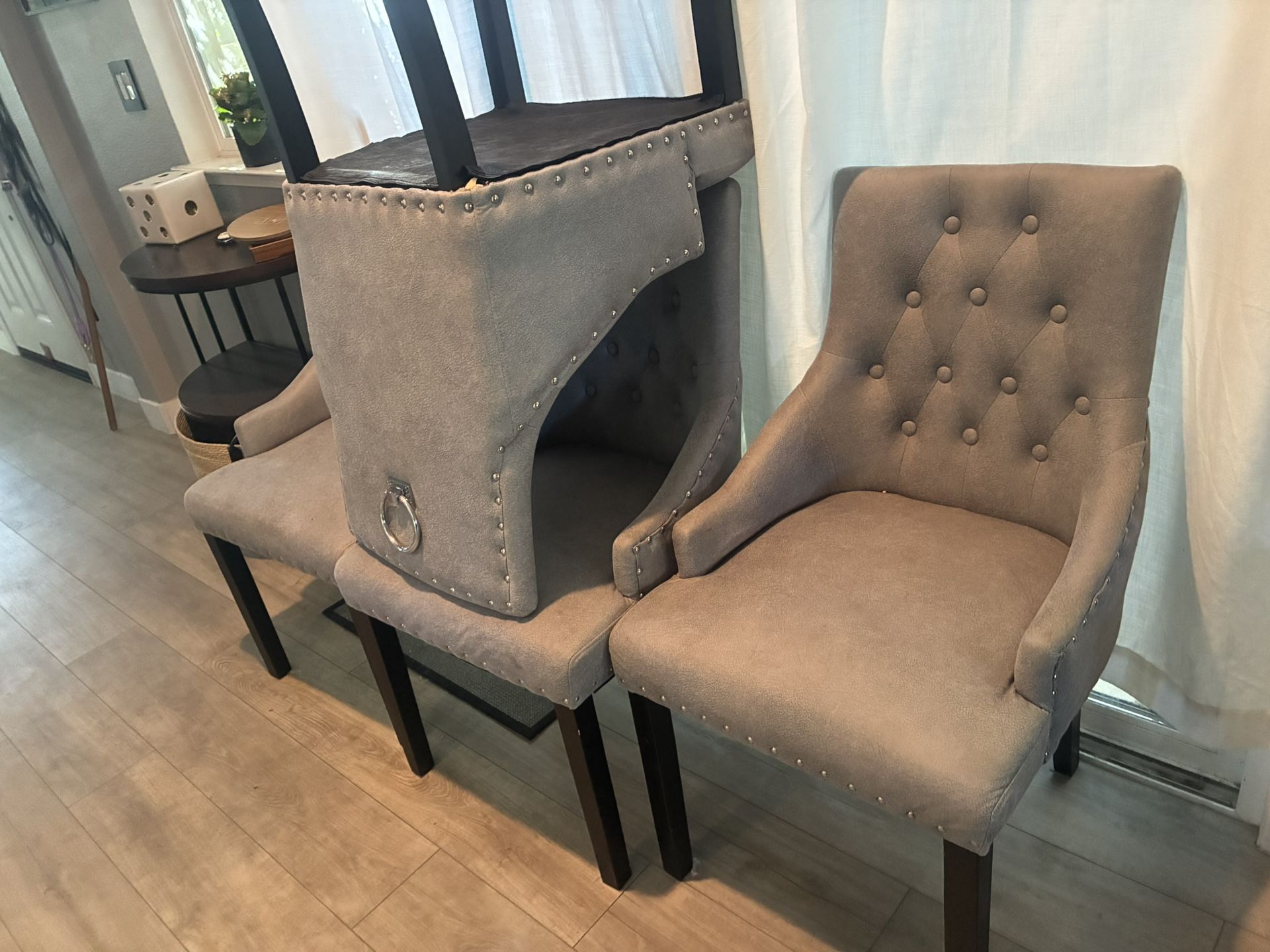 (4) Dining Room Chairs