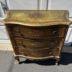 Vintage Italian Florentine Style Chest of Drawers – 3 Drawers, Curved Legs 