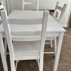Modern Farm Wood White Dining Table & Chairs 47 x 29 1/2 x 29 Height