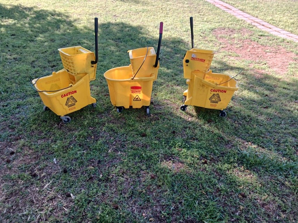 3 RUBBERMAID COMERCIOL MOP