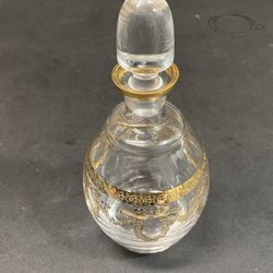 Beautiful Vintage Bohemia Gilded Gold Decanter with Stopper ~ Excellent condition~ Looks never used! Measuring 8-1/2”" in height and approx. 3-3/4" in
