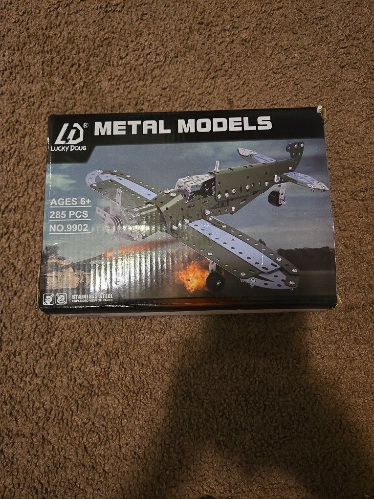 Airplane Metal Model Kit, Oliver Drab Green, Spitifre