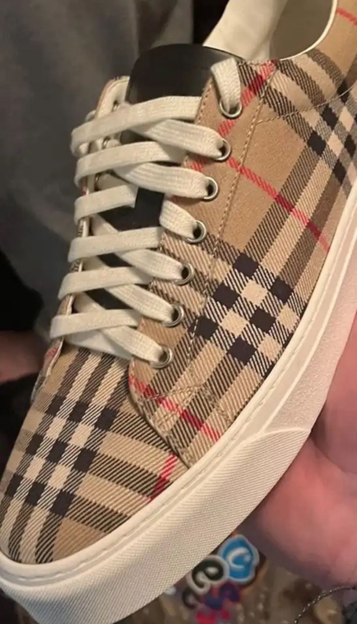 Burberry Shoes New !