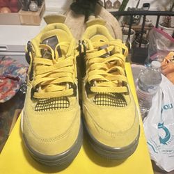 Jordan 4 Retro Lightning  4.5Y