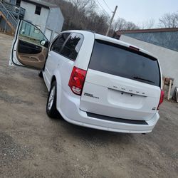 2016 Dodge Caravan with a mileage of 183k