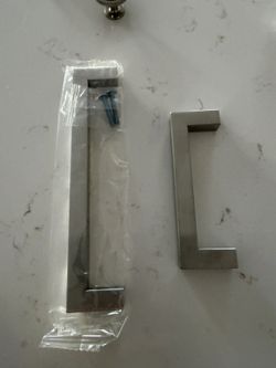 Drawer Or Cabinet Pulls