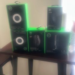 Razer Streaming Microphone, razer Gaming Mouse(2), Razer Broadcasting Camera With Light 