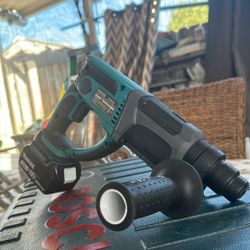 Makita XRH03 Rotary Drill