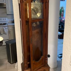 Howard Miller Clock 